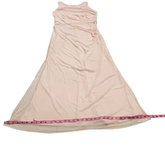 David's Bridal F19946 Petal Bridesmaid Dress - 14 - Picture 14 of 16